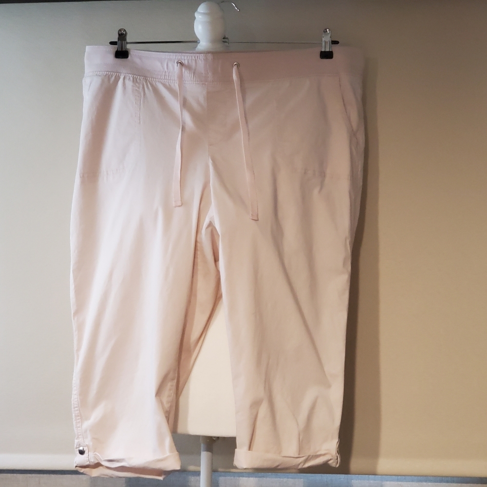 Lee very Pale Pink Capri